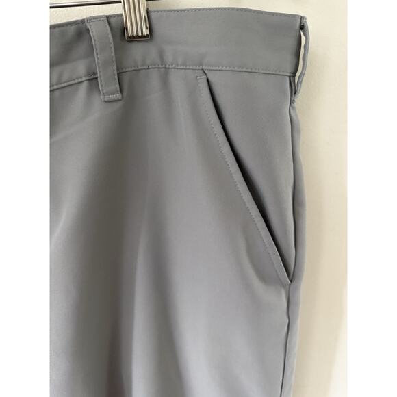 IZOD Shorts Mens Size 42 Grey Golf Chino Performance Golfer Outdoor Casual - Picture 3 of 10